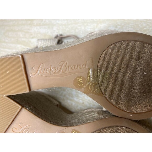 Lucky Brand Closed Toe Wedge - Size 7.5 - 4 1/2 inch heel - Picture 10 of 10